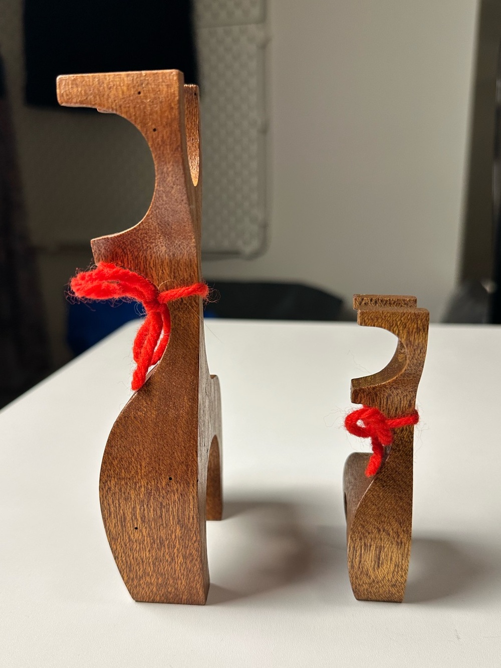Vintage MCM Scandinavian/Danish-style Wooden Reindeer Mother & Fawn Figurine Set - Picture 8 of 13